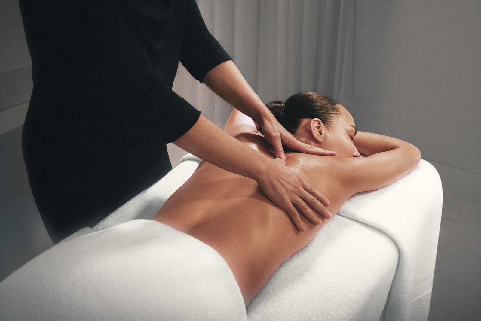 ELEMIS EXPERT™ Back Massage